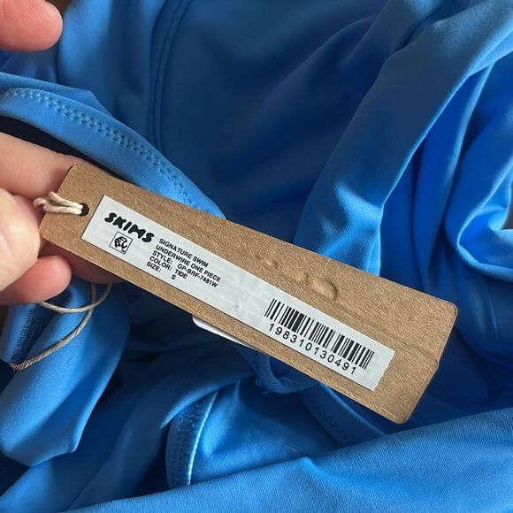 SKIMS NWT Signature swim Underwire One-piece S - Picture 6 of 9